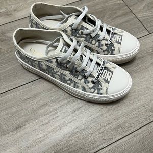 Walk in Dior Sneakers size 6